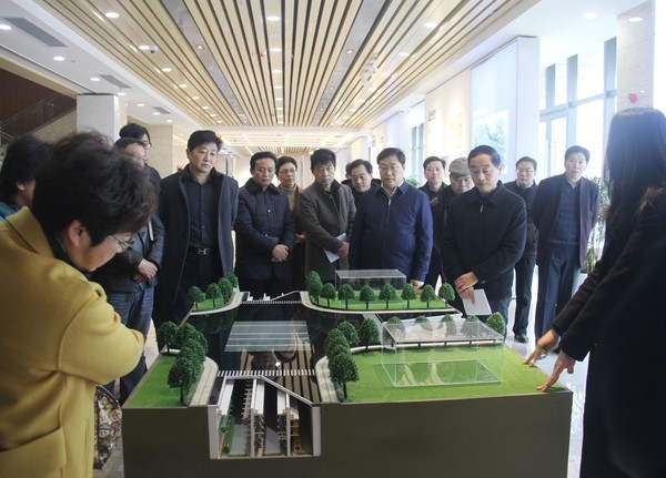 区政协召开六届六次常委会议4.jpg