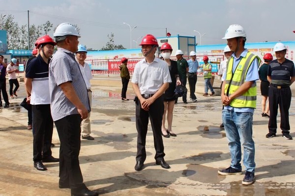 视察房屋征收在安置房建设点2.jpg