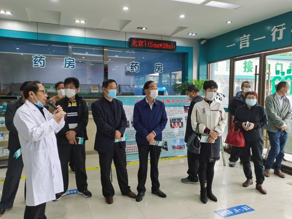 区政协视察全区医疗卫生体系建设2.jpg