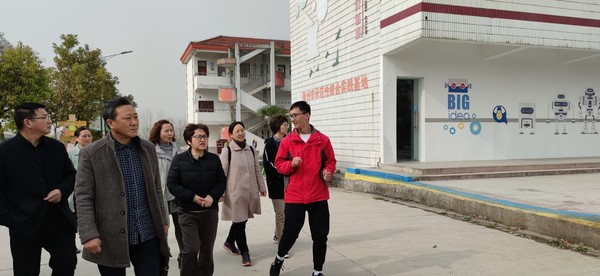 3月16日下午，区政协民族宗教和港澳台侨委在沙河学校组织召开2021年第一季度专委会。区政协副主席力月霞到会指导，民族宗教和港澳台侨委全体委员参加会议图片.jpg