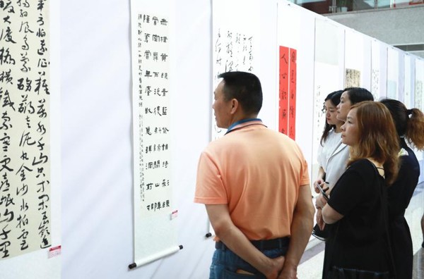 南谯区举办庆祝中国共产党成立100周年书画展图片5.jpg